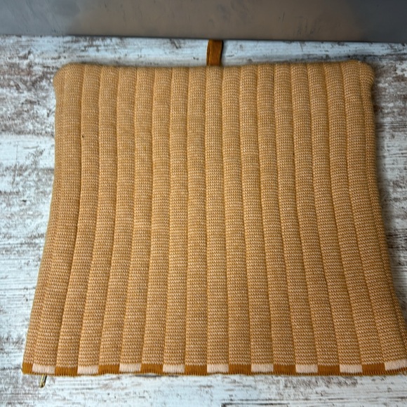 OYOY
STRINGA TEA COZY - CARAMEL / ROSE - Picture 4 of 6